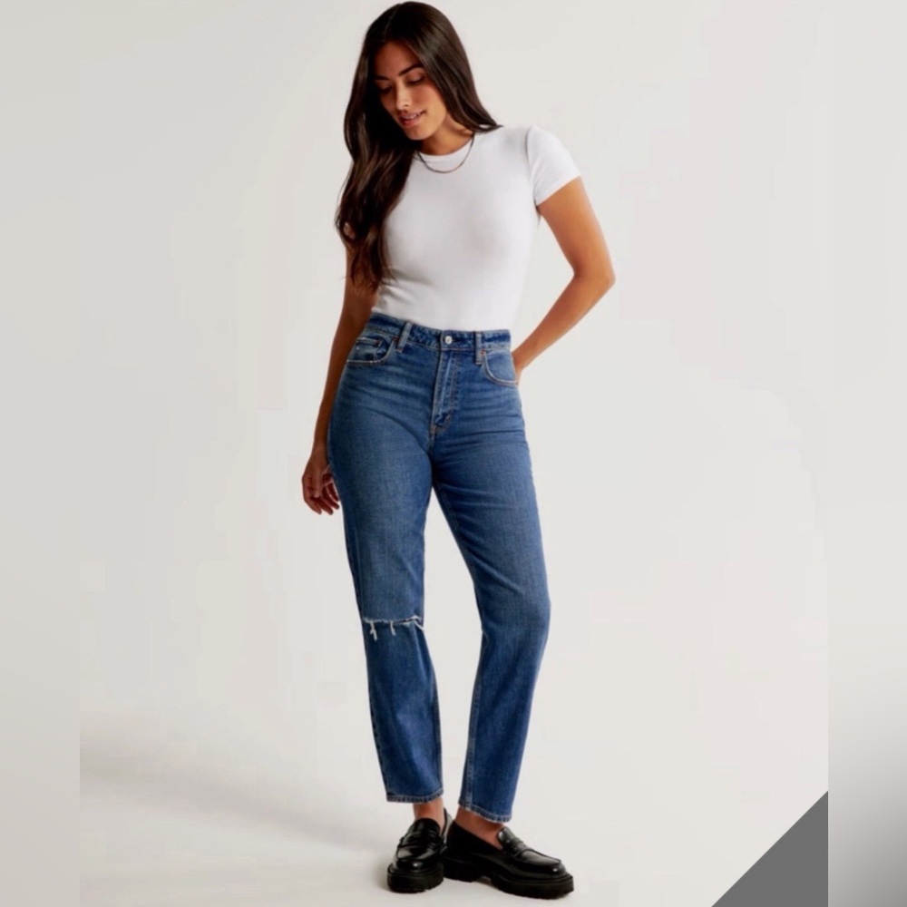 Abercrombie & Fitch The Mom Curve Love High Rise Jean